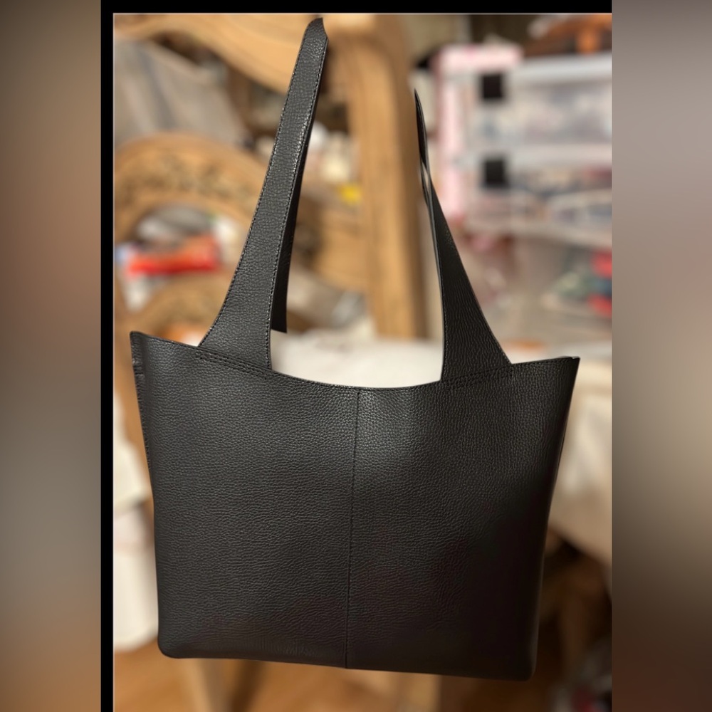 Hobo Vida  Micro Pebbled Leather | Black Tote NWT